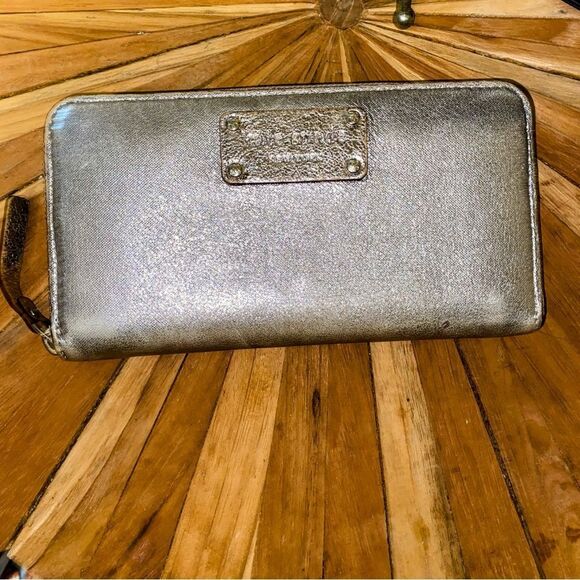 ♠️Kate Spade♠️ York Wellesley Neda wallet in metallic champagne - Picture 1 of 6